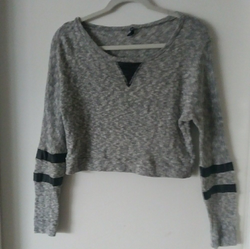 Love Culture Lightweight sweater Size Small